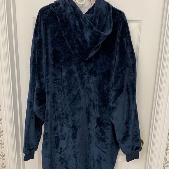 The Comfy original wearable blanket navy blue UNISEX. NWOT - Picture 2 of 7